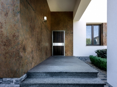 Фасад с эффектом античного камня