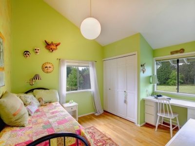 Яблочный зеленый цвет стен